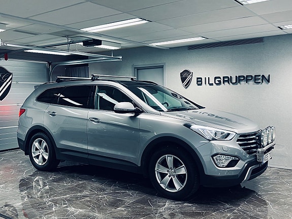 Hyundai Grand Santa Fe 2 of 27