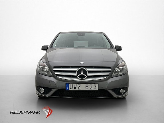 Mercedes-Benz B200 2 of 5
