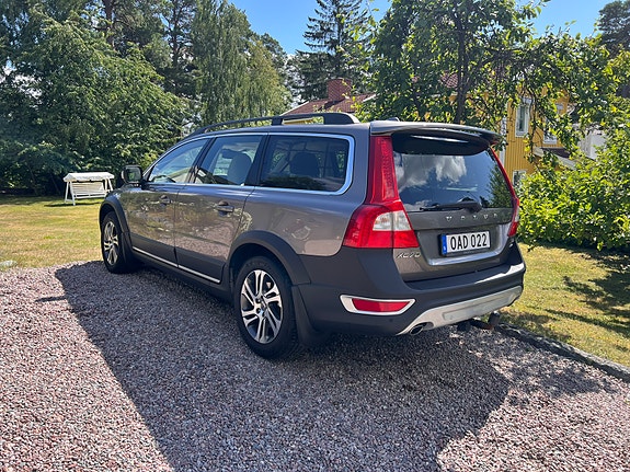 Volvo XC70 12 of 16