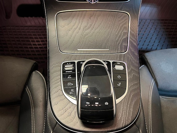 Mercedes-Benz E300 de 13 of 25