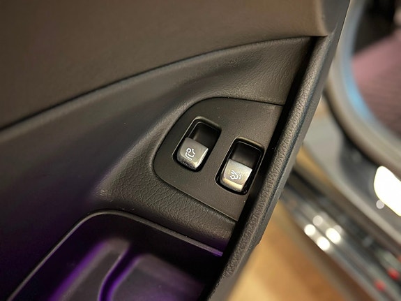 Mercedes-Benz E300 de 23 of 25