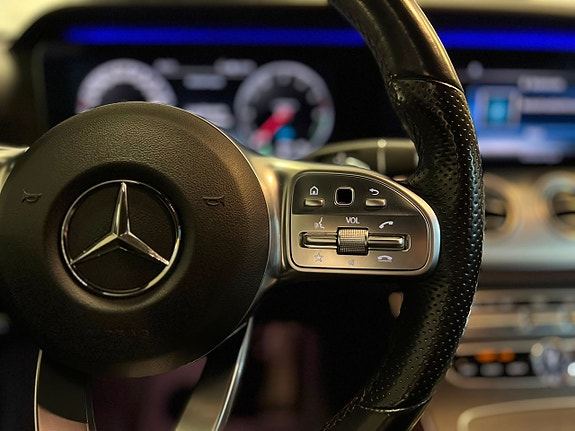 Mercedes-Benz E300 de 8 of 25