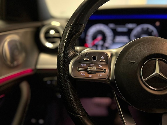 Mercedes-Benz E300 de 9 of 25