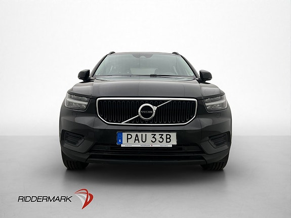 Volvo XC40 2 of 5