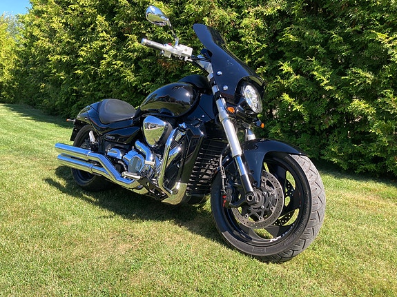 Suzuki Vzr 1800 2 of 4