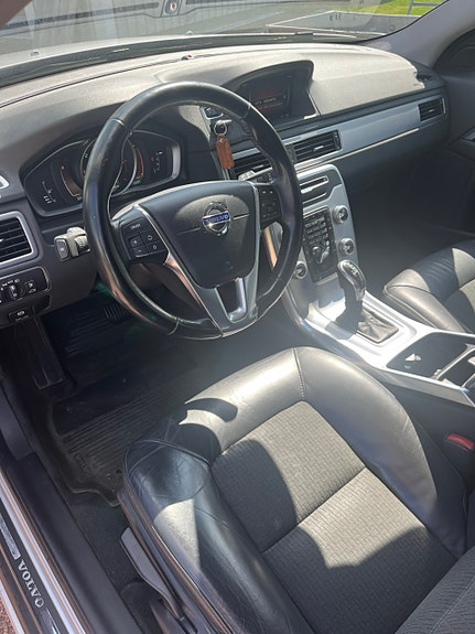 Volvo V70 5 of 6