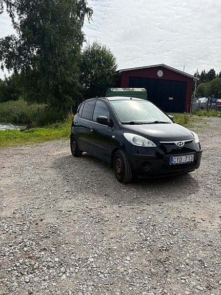Hyundai i10 3 of 7