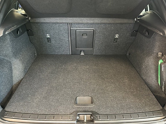 Volvo XC40 14 of 16