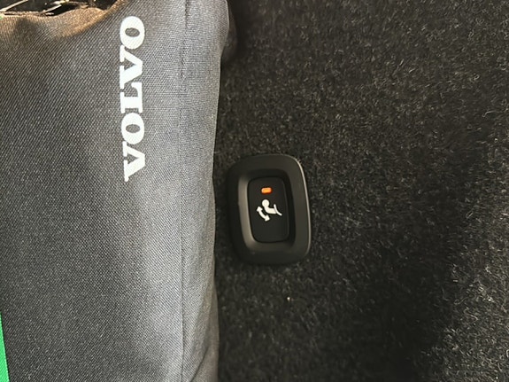 Volvo XC40 16 of 16