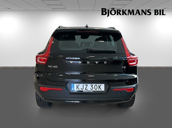 Volvo XC40 5 of 16