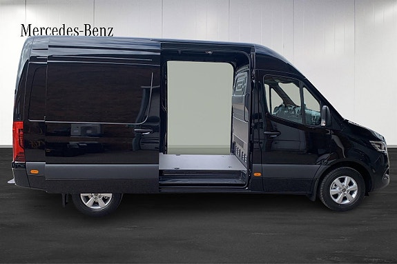 Mercedes-Benz Sprinter 319 13 of 16