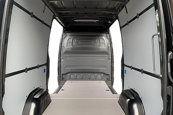 Mercedes-Benz Sprinter 319 11 of 16
