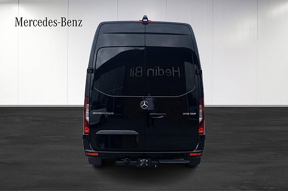 Mercedes-Benz Sprinter 319 12 of 16