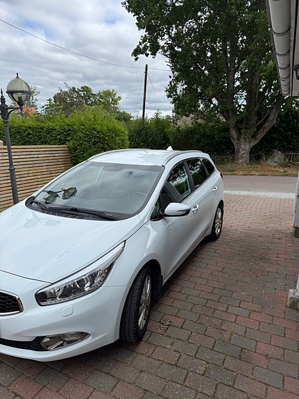 Kia Ceed 2 of 9