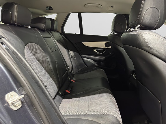Mercedes-Benz C220 10 of 20