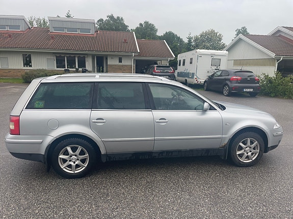 Volkswagen Passat 7 of 15