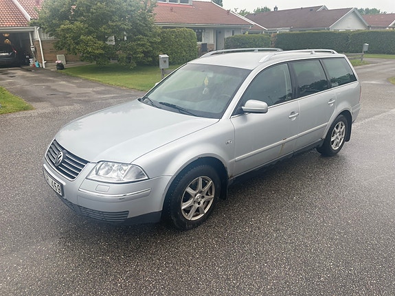 Volkswagen Passat 2 of 15