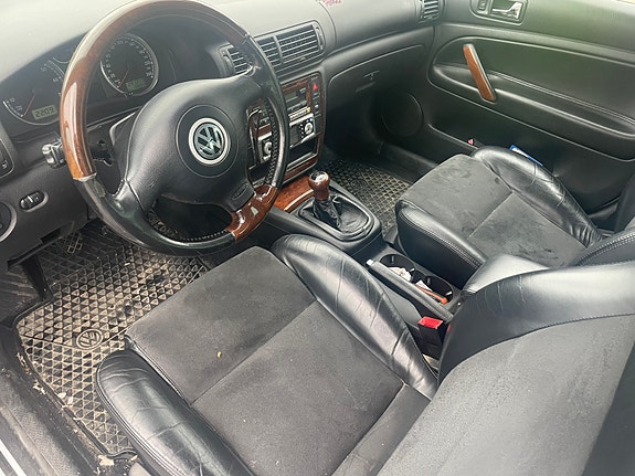Volkswagen Passat 14 of 15