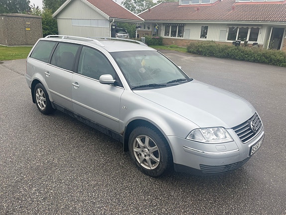 Volkswagen Passat 8 of 15