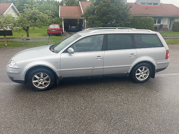 Volkswagen Passat 3 of 15