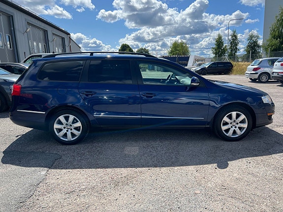 Volkswagen Passat 15 of 17