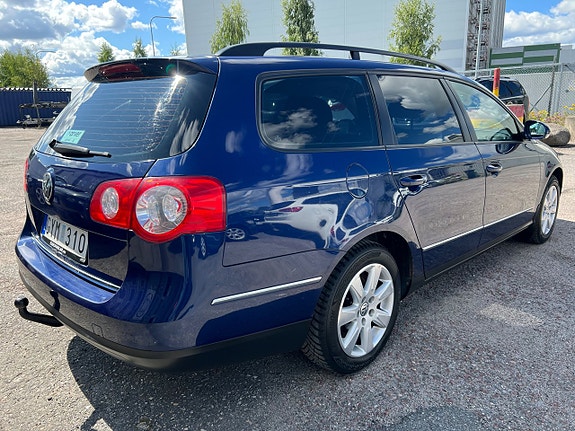 Volkswagen Passat 14 of 17