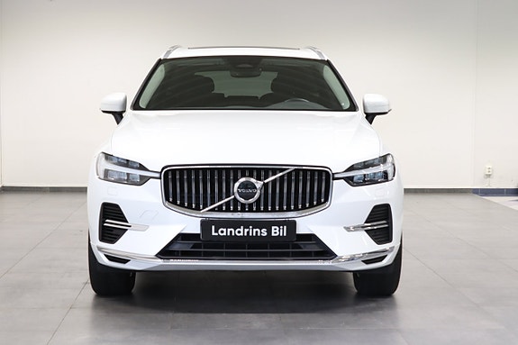 Volvo XC60 2 of 14