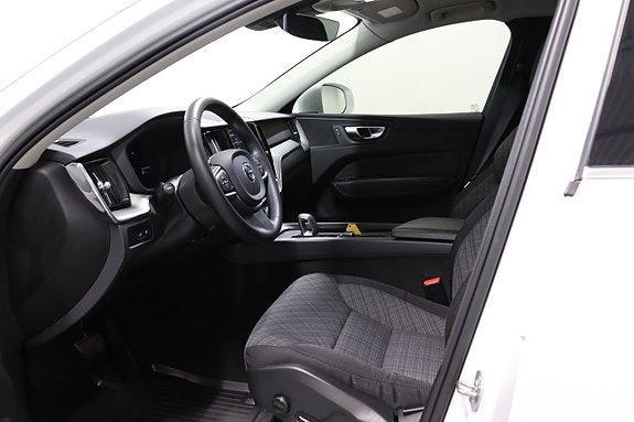 Volvo XC60 8 of 14