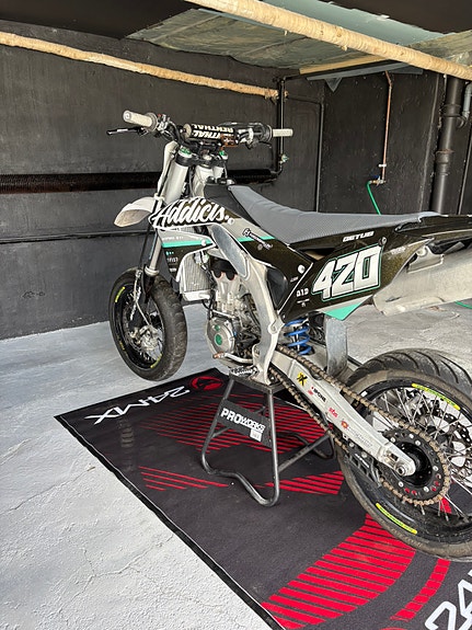 Kawasaki kx450f Motard 2 of 4