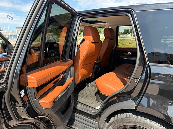 Land Rover Range Rover Sport 4 of 8