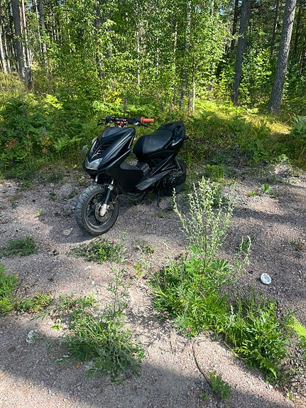 Yamaha Aerox 9 of 12