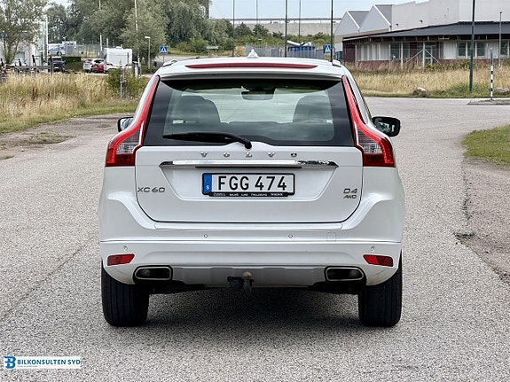 Volvo XC60 15 of 16
