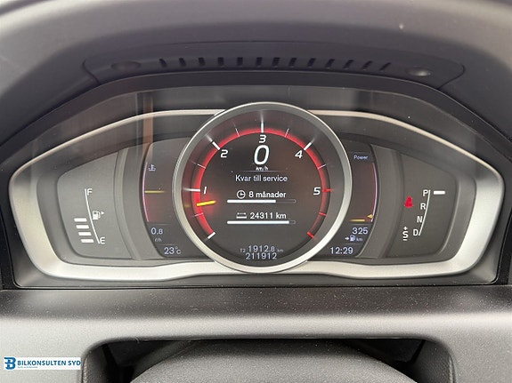 Volvo XC60 12 of 16