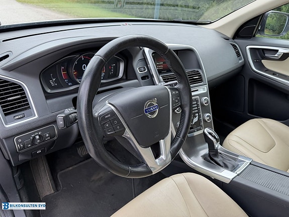 Volvo XC60 6 of 16