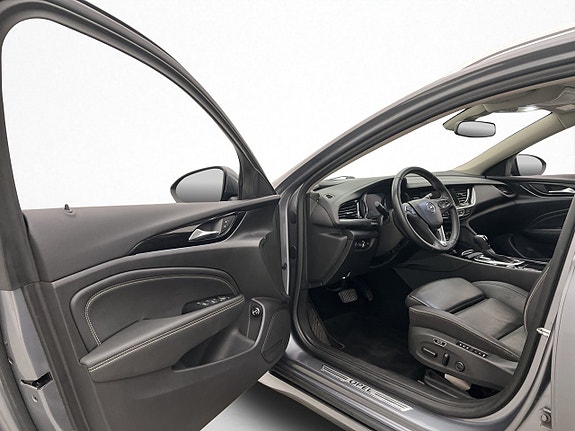 Opel Insignia 10 of 30