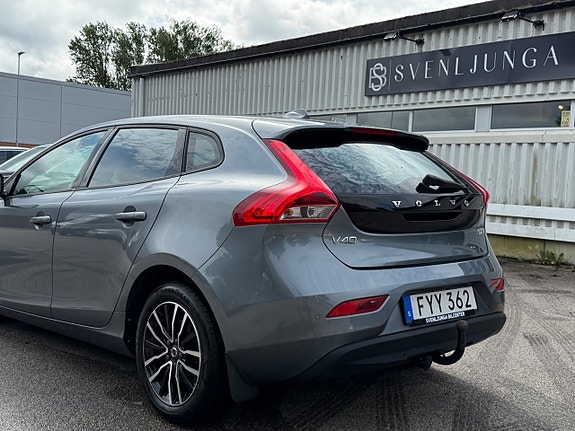 Volvo V40 7 of 24