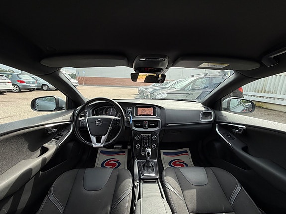 Volvo V40 8 of 24