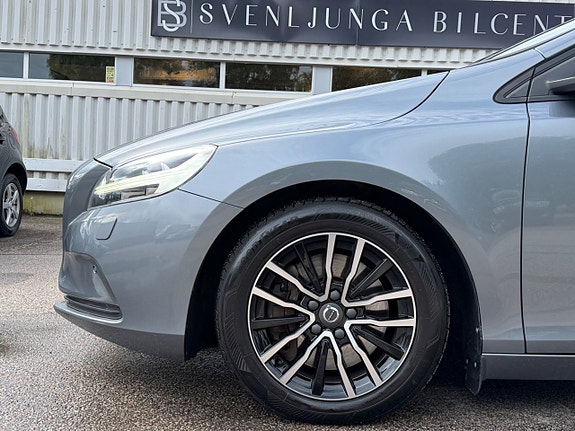 Volvo V40 6 of 24