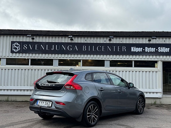 Volvo V40 3 of 24