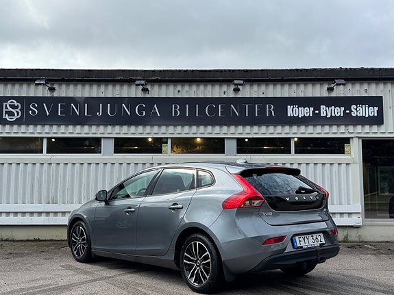 Volvo V40 4 of 24