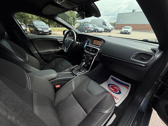 Volvo V40 13 of 24
