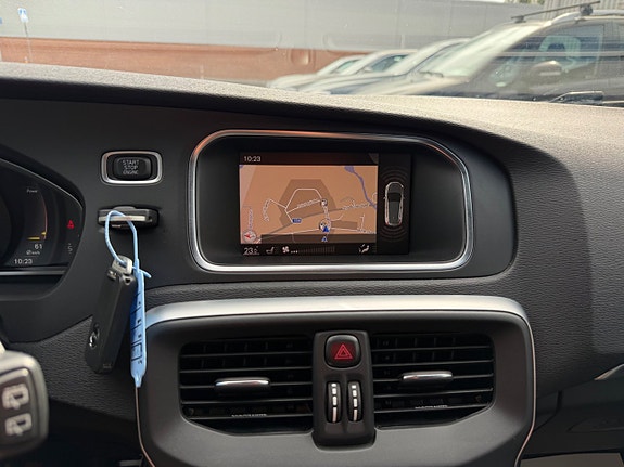 Volvo V40 18 of 24