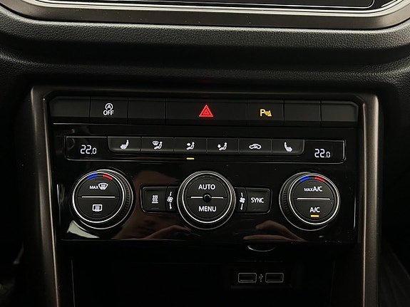 Volkswagen T-Roc 23 of 30