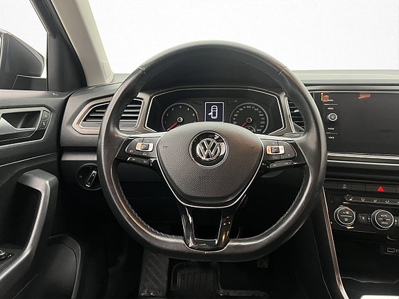 Volkswagen T-Roc 13 of 30