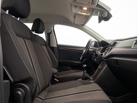 Volkswagen T-Roc 24 of 30
