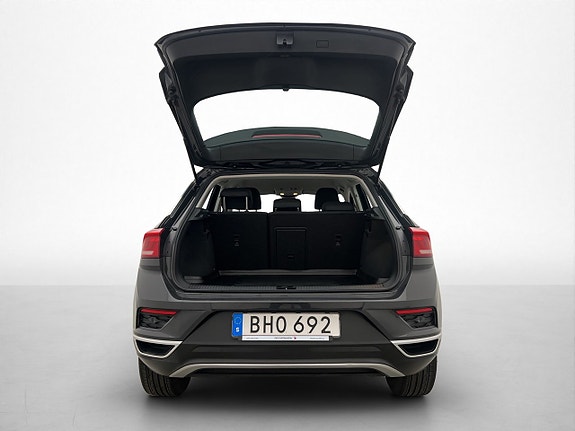 Volkswagen T-Roc 27 of 30