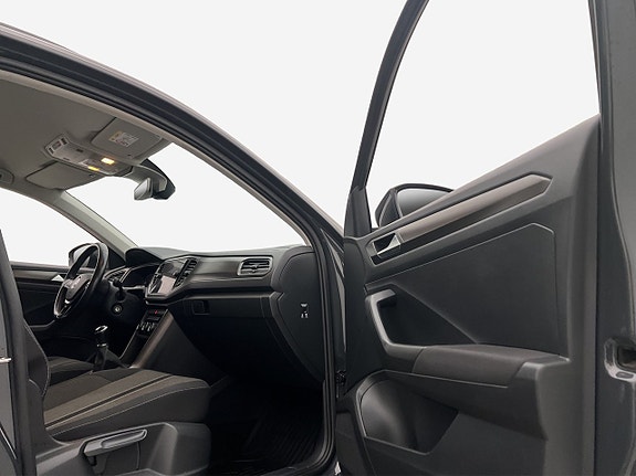 Volkswagen T-Roc 25 of 30