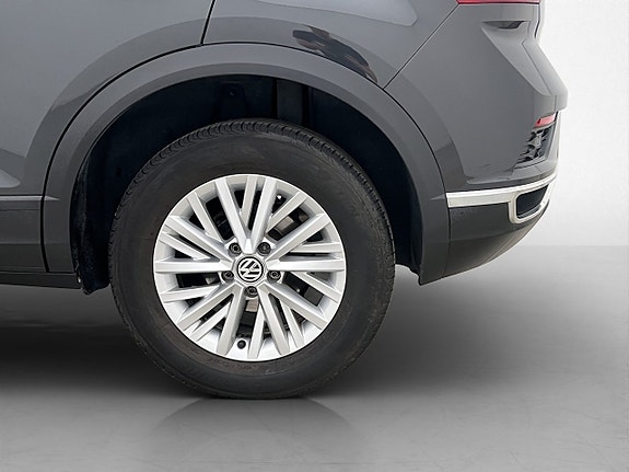 Volkswagen T-Roc 29 of 30