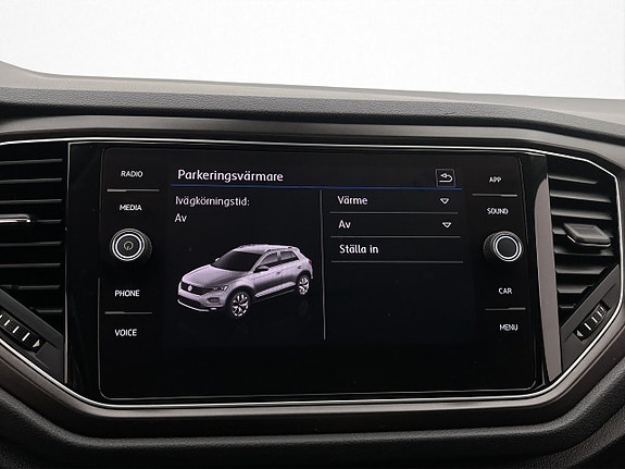 Volkswagen T-Roc 22 of 30