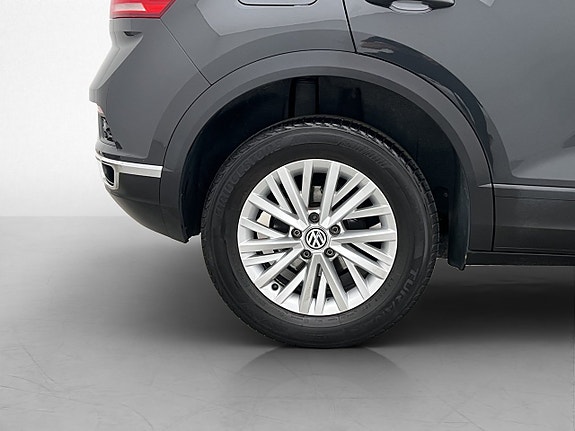 Volkswagen T-Roc 30 of 30